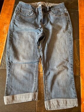 Classic Midwash Cropped Jeans — Women’s Ankle-Length Denim